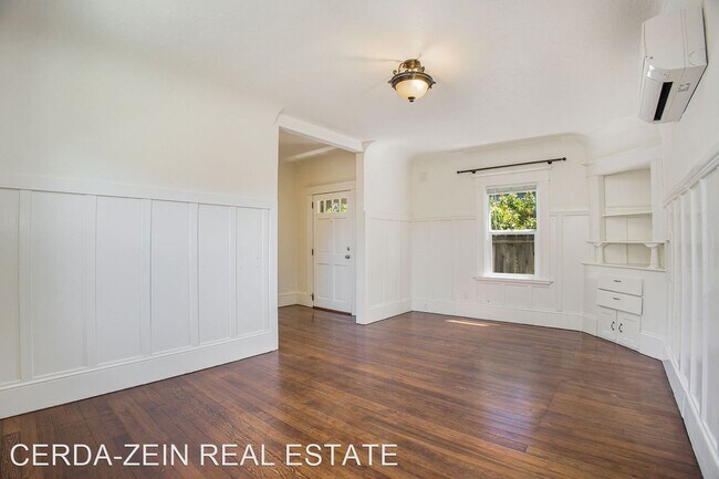 Building Photo - 2 br, 1.5 bath House - 910 Taylor Ave
