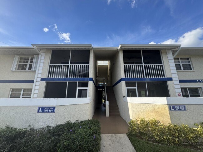 Foto del edificio - 1526 SE Royal Green Cir