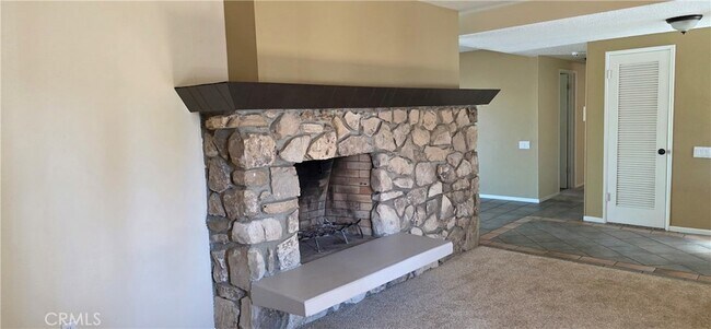 Foto del edificio - 129 Sunridge Way