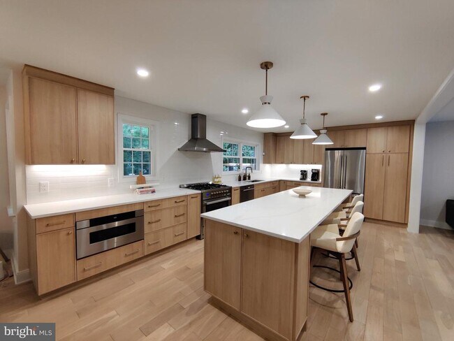Foto del edificio - 9051 Laurel Hill Ct