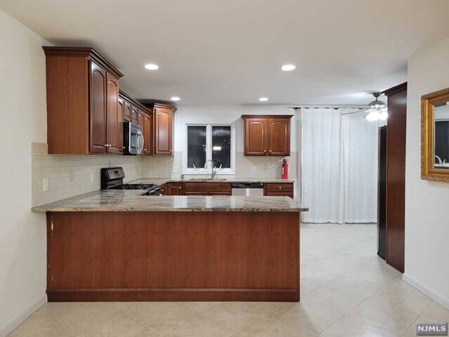 Building Photo - 322 E Palisades Blvd