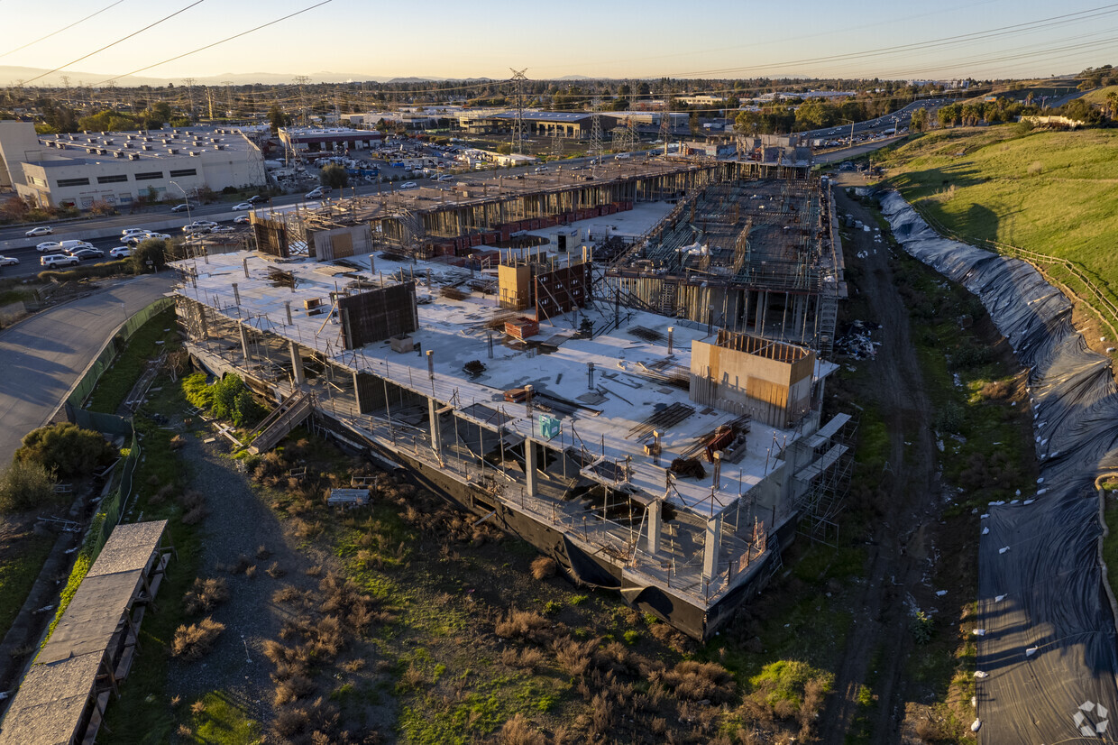 Construction Dec 2021 - Mission Hills Square