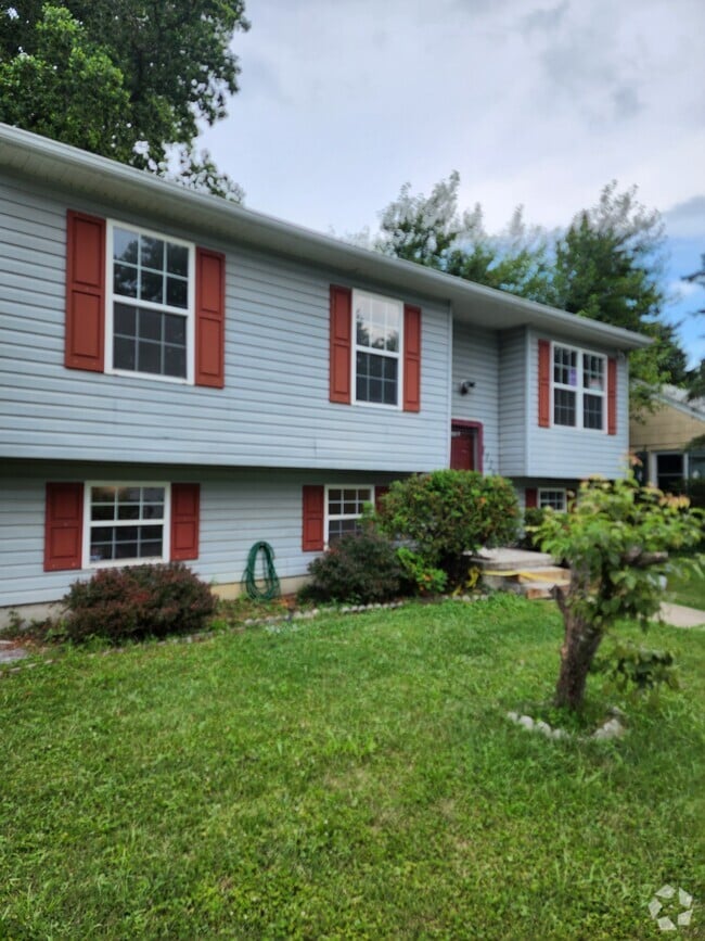 Building Photo - 1129 Dorchester Ave