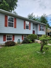 4 bedroom and Den 3 full bathrooms - 1129 Dorchester Ave