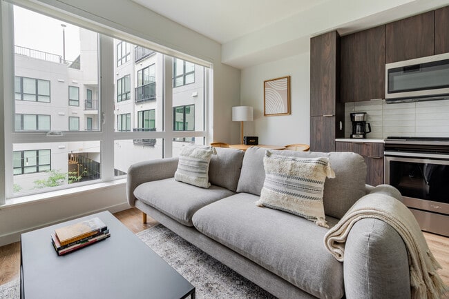 Building Photo - 238 13th St