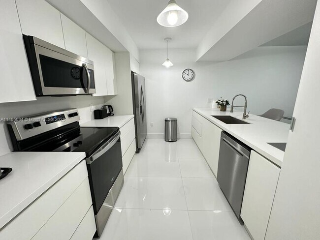 Foto del edificio - 17275 Collins Ave
