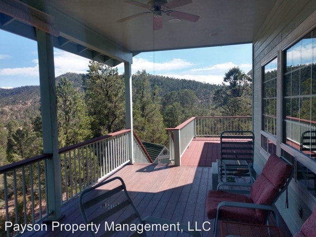 Foto del edificio - 3 br, 2 bath House - 1414 E. CEDAR LN.