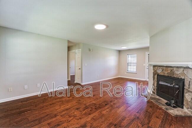 Foto del edificio - 7923 Stillwater Drive