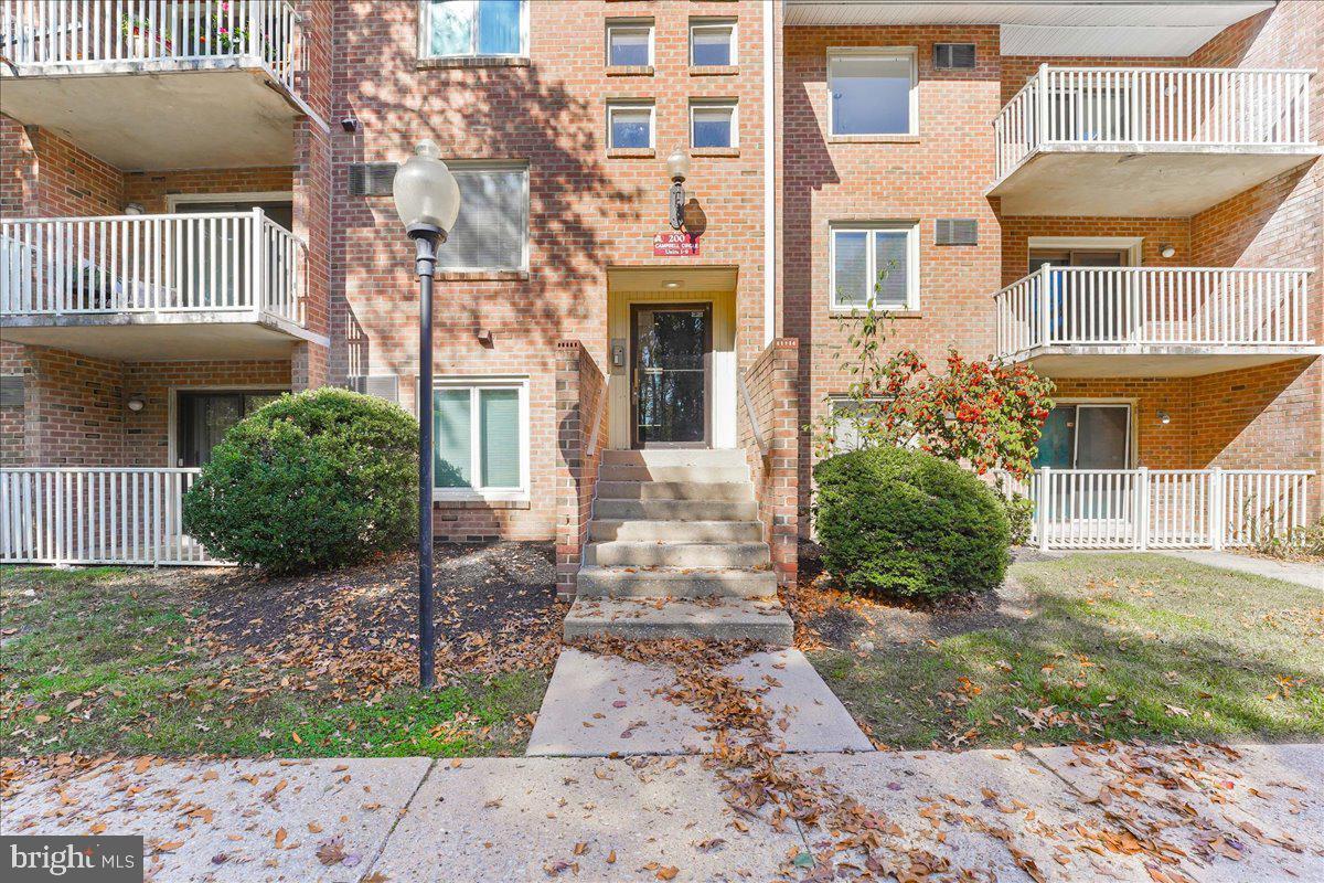 200 Campbell Cir Unit E9, Downingtown, PA 19335 Room for Rent in