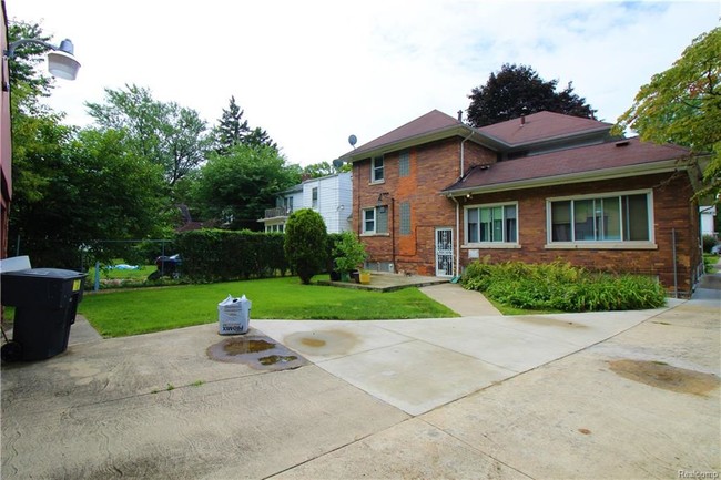 Building Photo - 14554 Grandmont Ave