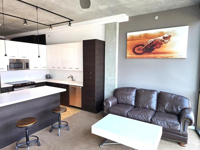 Foto del edificio - 851 W Front St