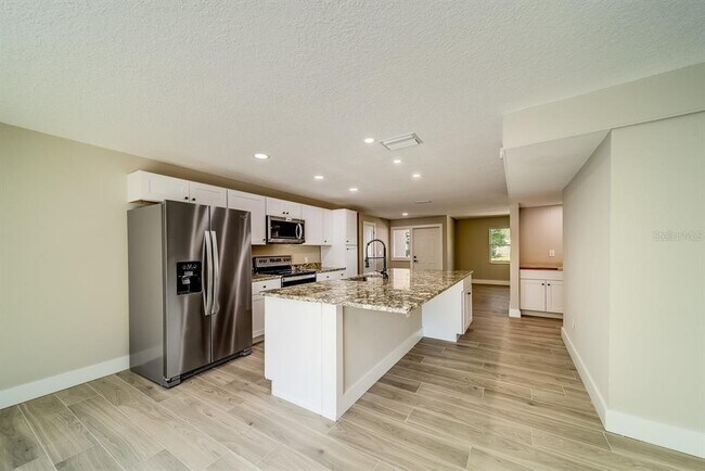 Foto del edificio - 1446 S Hillcrest Ave