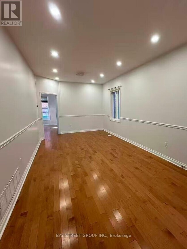 Building Photo - 5 Ballymore Dr