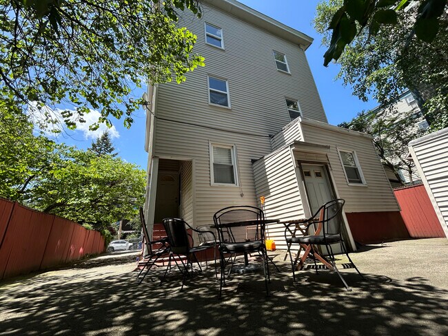 Foto del edificio - 420 Norfolk St