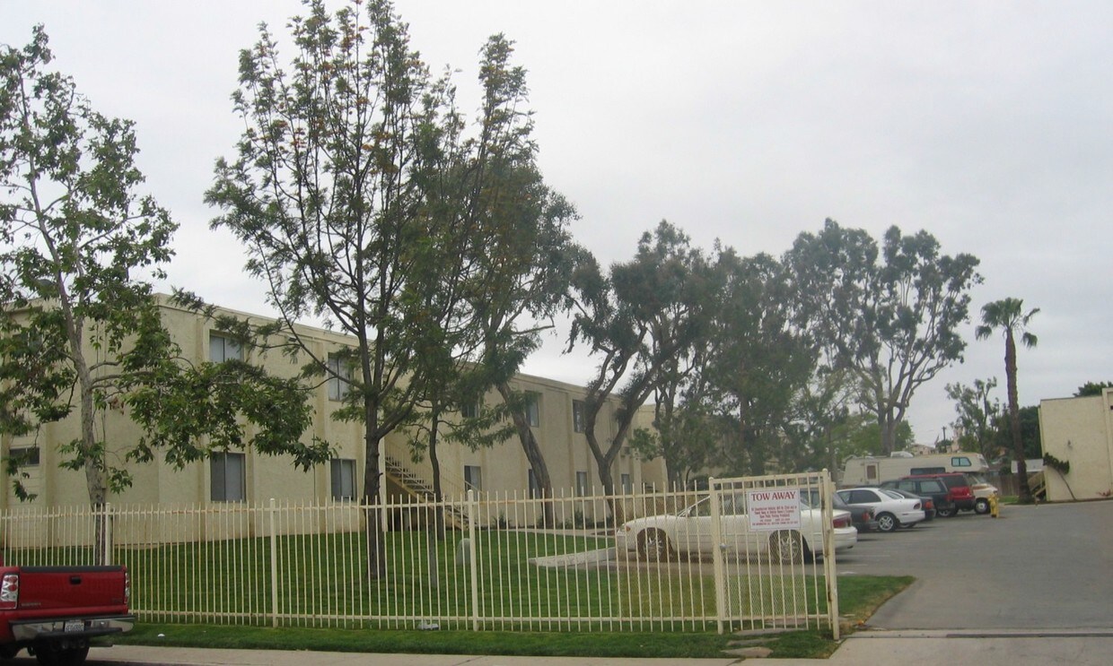 Building Photo - Groveland Manor