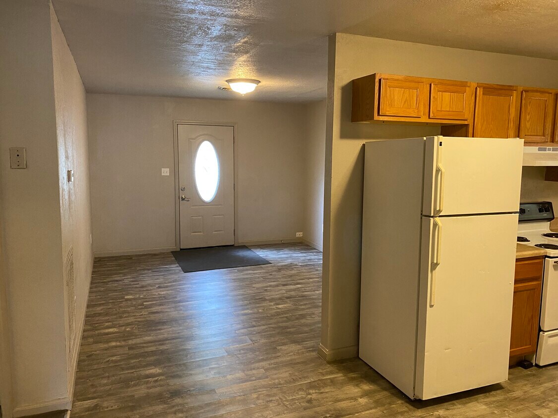 Primary Photo - 1021 Tulip Ave