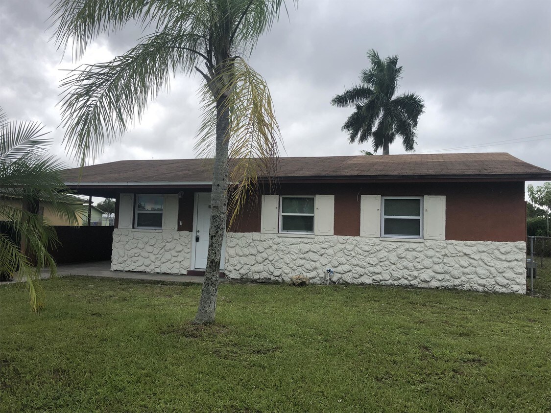 Foto principal - 3652 Clermont St