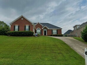 Building Photo - 4858 Somerset Dr