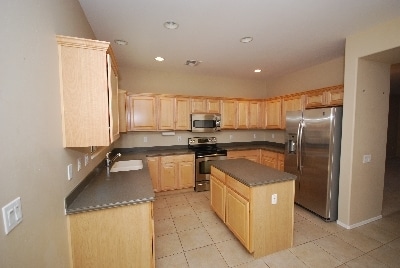 Building Photo - 768 West Calle Valenciana