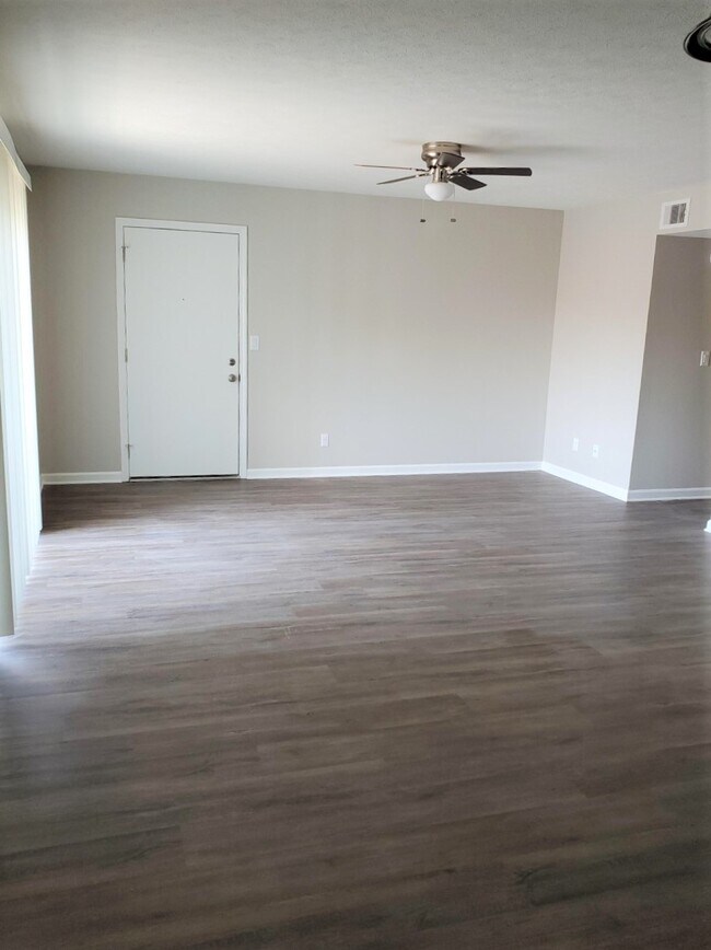 Foto del edificio - 1637 Old Ford Rd