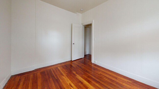 Foto del edificio - Embassy