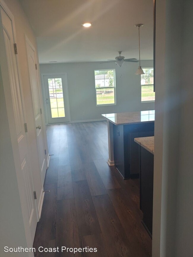 Foto del edificio - 3 br, 2 bath House - 90 Dunnoman Drive