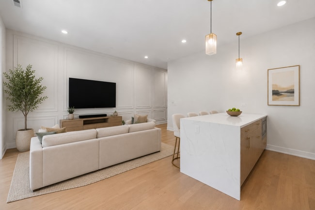 Foto del edificio - 4939 N Damen Ave