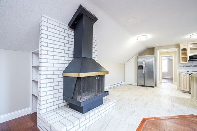 Building Photo - 62 Suffield St