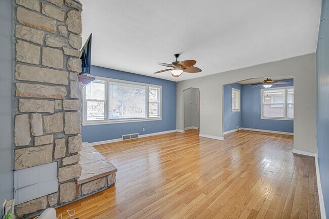 Foto del edificio - Charming Custom Home in Miller Beach!