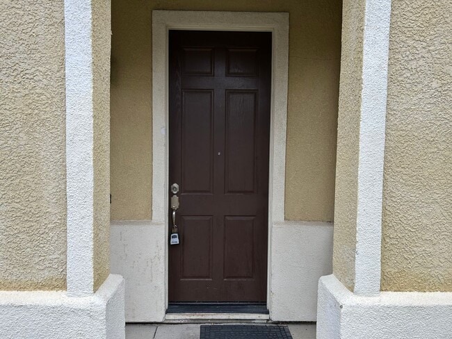 Foto del edificio - COMING SOON! Great Brentwood location! 4 bedroom, 2.5 baths!