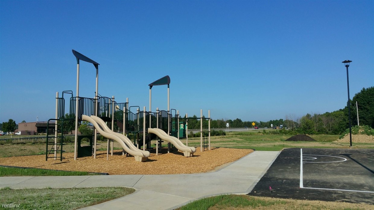 Foto principal - 235 N Duffy Rd