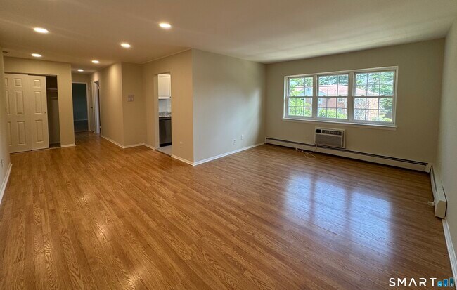 Foto del edificio - 1070 New Haven Ave