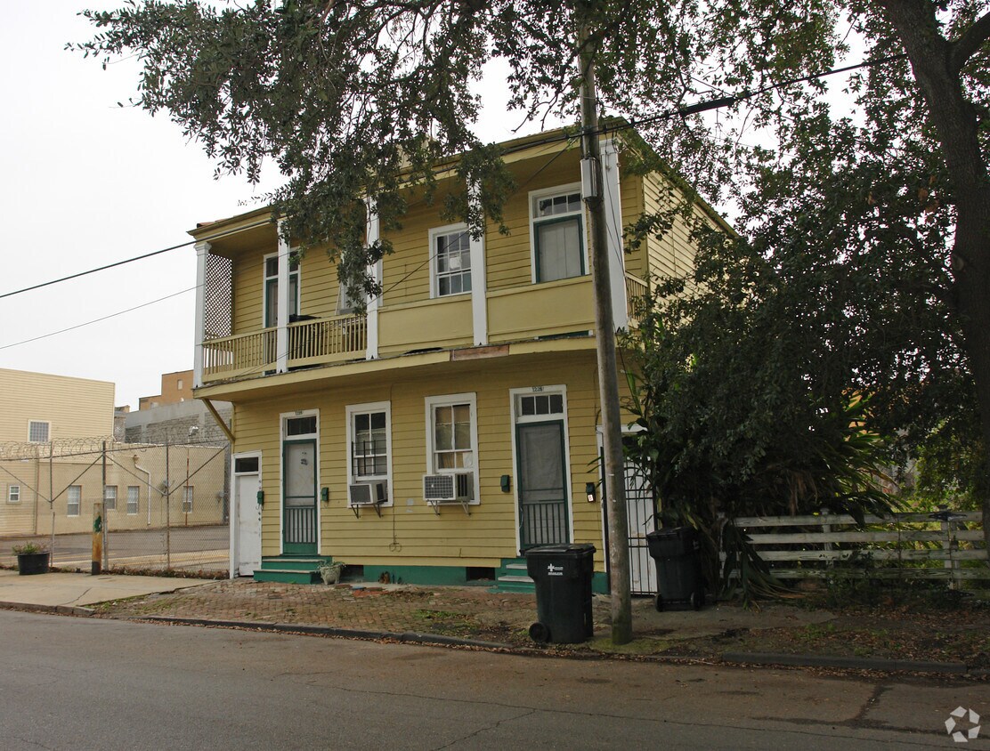 Building Photo - 1226 Carondelet St