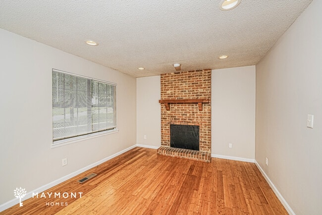 Building Photo - 6836 Markham Dr