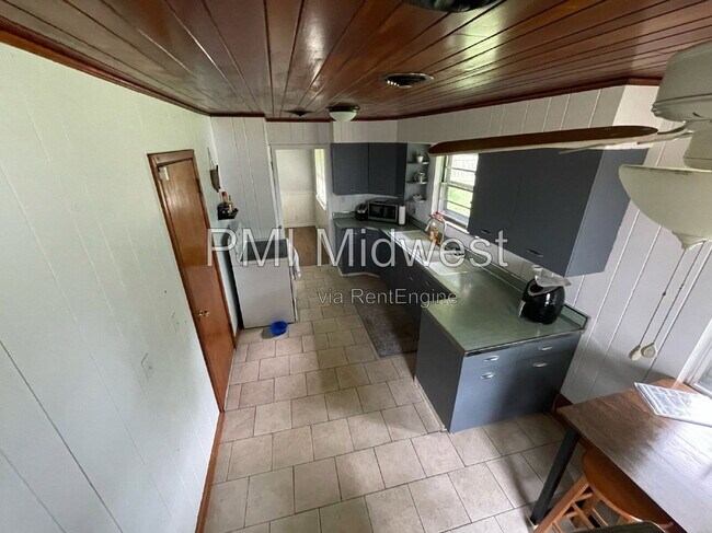 Building Photo - 2920 Highwoods Dr E
