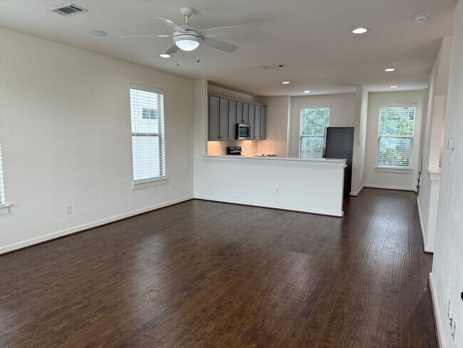 Building Photo - 2704 Forest Park Blvd