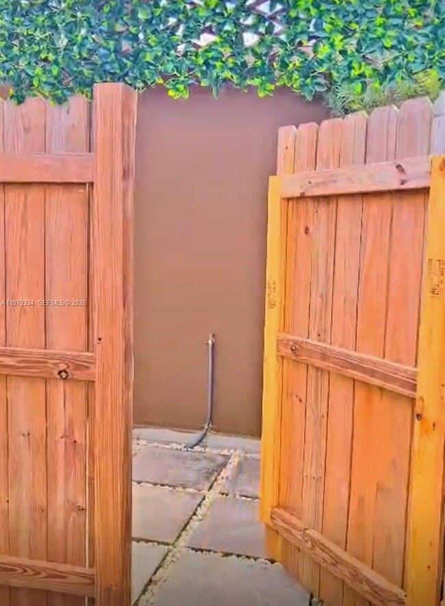 Foto del edificio - 19930 Eagle Nest Rd