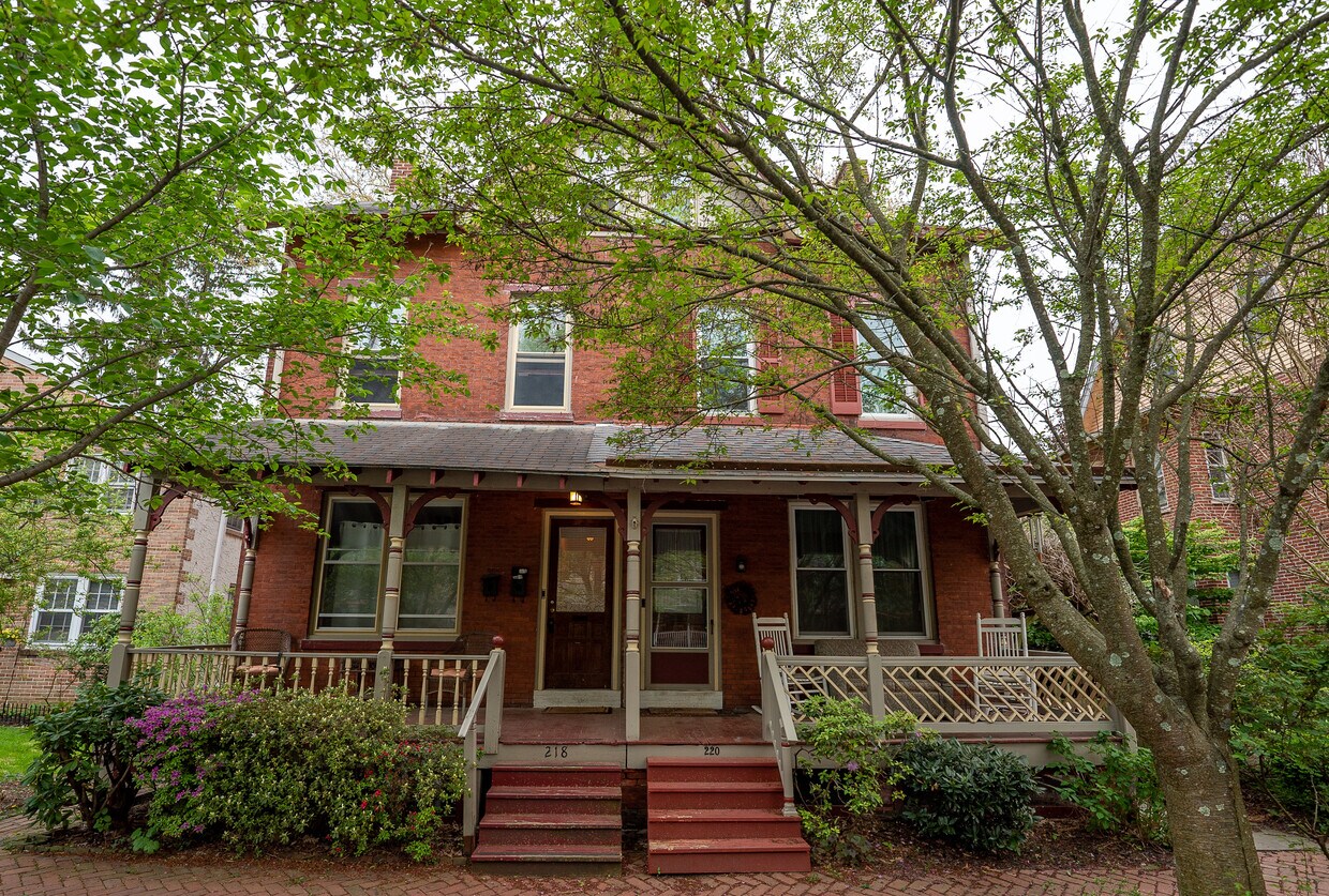 Primary Photo - 218 W Union St
