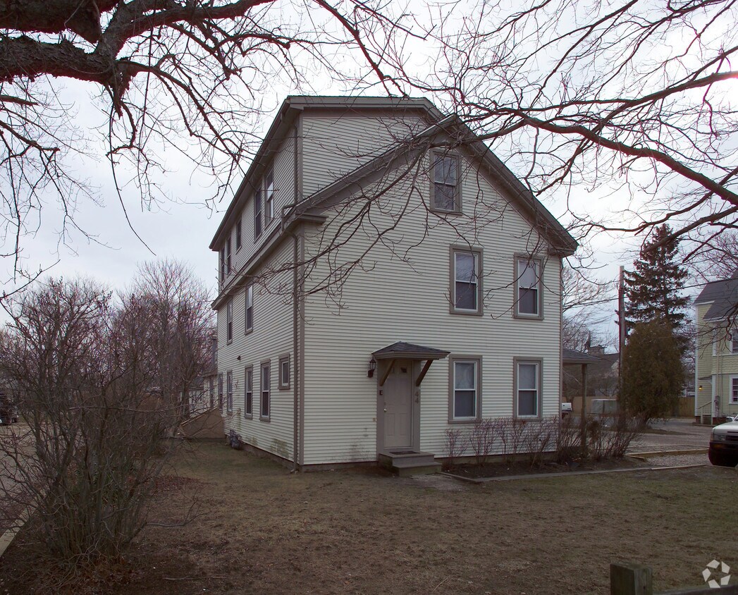 Building Photo - 44 Yarmouth Rd