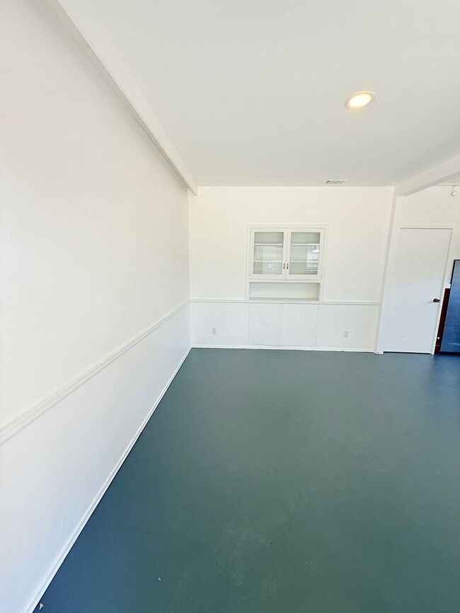 Foto del edificio - For Rent Units in Lompoc