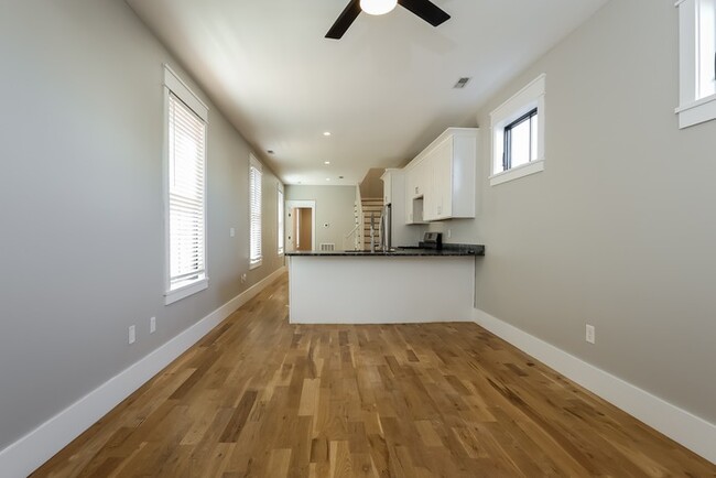 Foto del edificio - Rare Downtown Charleston Home