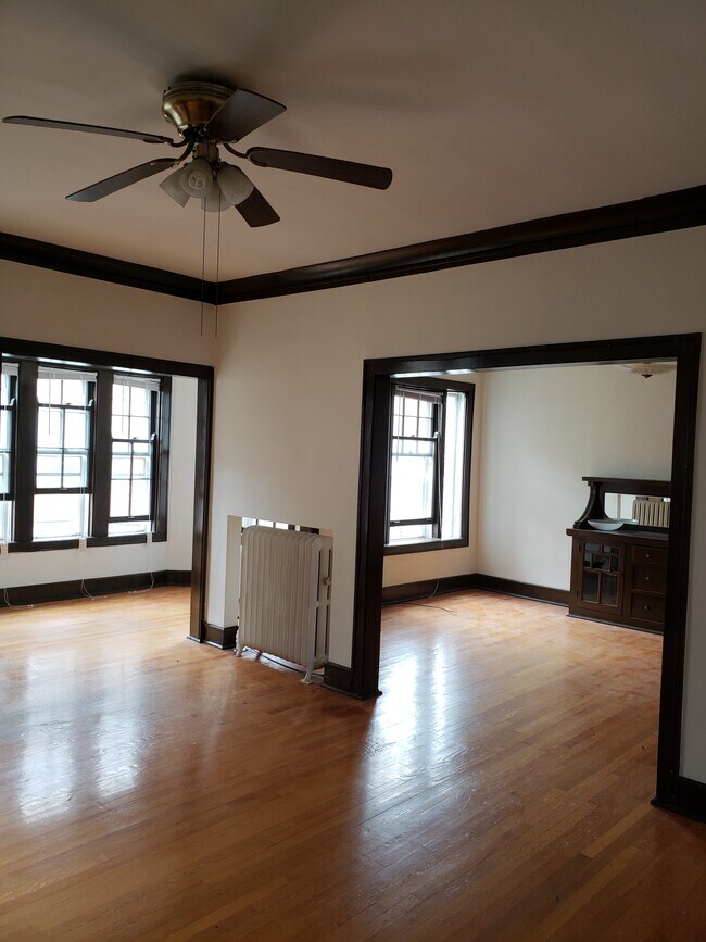 Foto del edificio - 146 N Humphrey Ave