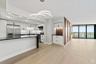 Building Photo - 1000 Quayside Terrace