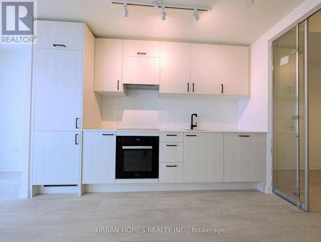 Building Photo - 1 Quarrington Lane