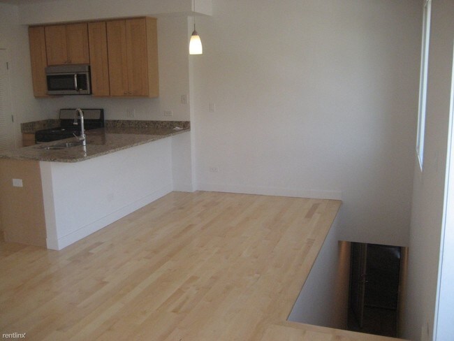 Building Photo - 1409 W 19th St
