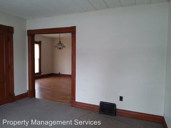 Building Photo - 3 br, 1 bath House - 402 N Indiana Ave.