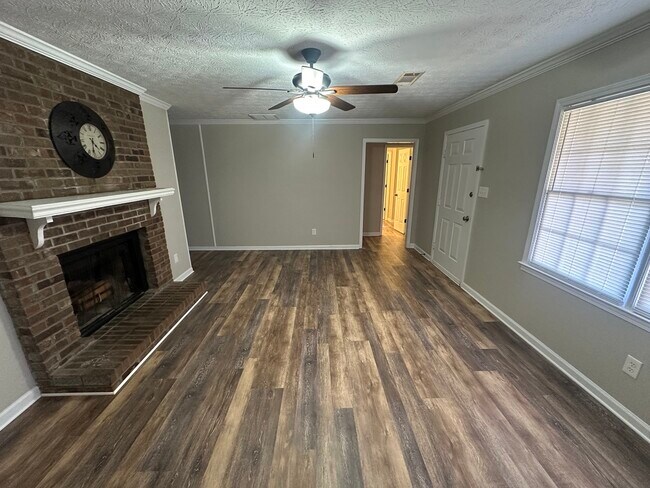 Foto del edificio - 2376 Rosedale Rd