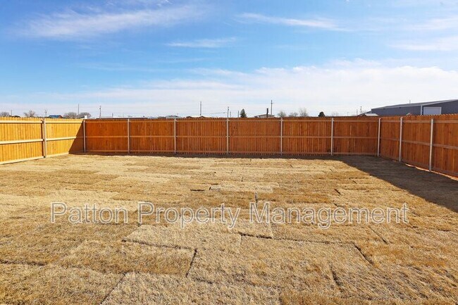 Foto del edificio - 13771 Periwinkle Dr