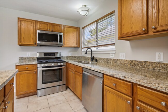 Foto del edificio - 6103 Elton Knolls St