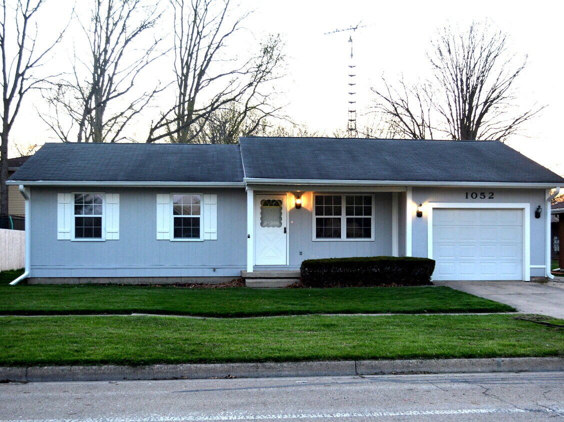 1052 Park Blvd, Morris, IL 60450 House Rental in Morris, IL